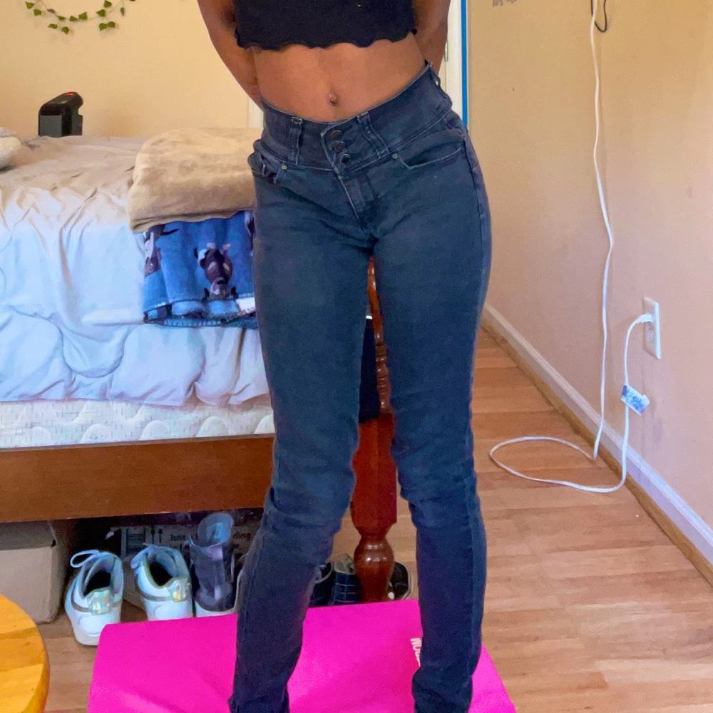 black mid rise skinny jeans